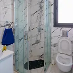 Seaview 49 With Balcony & Open Kitchen, Free Parking & Smart Tv アパート *