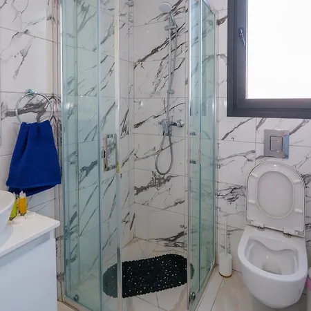 Hubstay - Seaview 49 In Mackenzy *