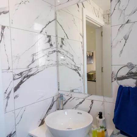 Hubstay - 49 In Mackenzy Apartment *