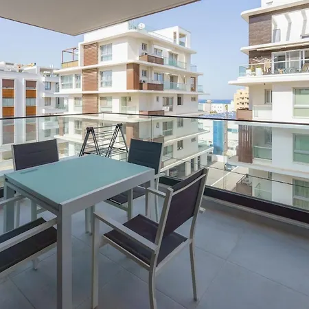 Seaview Suite49 Steps To Mackenzie Beach Larnaca Apartament Larnaca