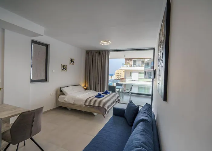 Апартаменты Seaview 49 With Balcony & Open Kitchen, Free Parking & Smart Tv Ларнака