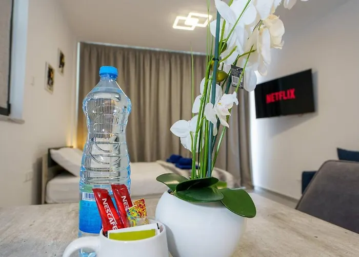 Seaview 49 With Balcony & Open Kitchen, Free Parking & Smart Tv Апартаменты *